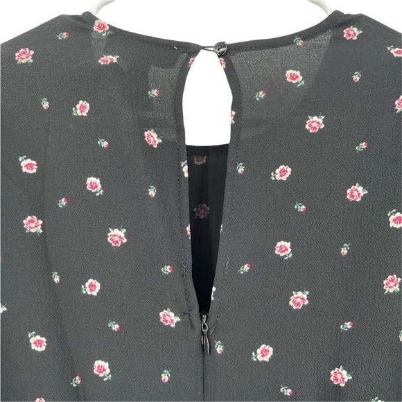 NWT Forever 21 Black Red Lined Pleated Flower Mini Dress Size Small Women’s - Picture 5 of 8